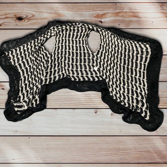 Women’s crocheted Vest - Picture 3 of 5